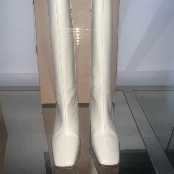Alohas East Off White boots size 39 - Picture 3 of 9